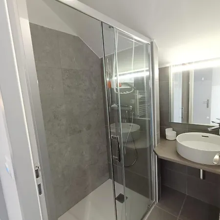 Apartament For 6 People In With Balcony Albiez-Montrond