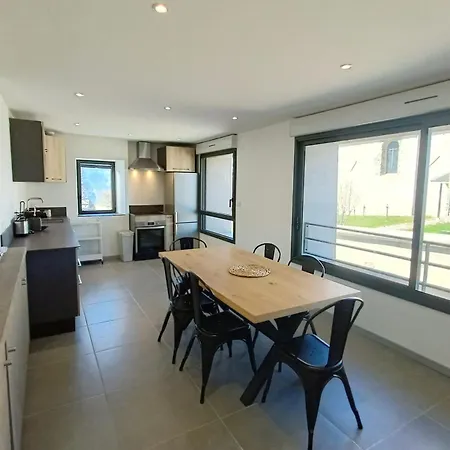 For 6 People In With Balcony