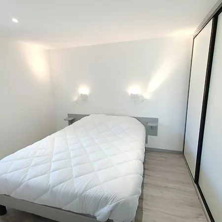 For 6 People In With Balcony アパート アルビエ・モントロン
