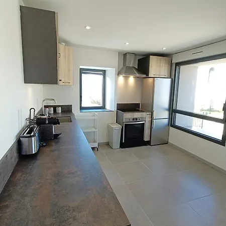 For 6 People In With Balcony *