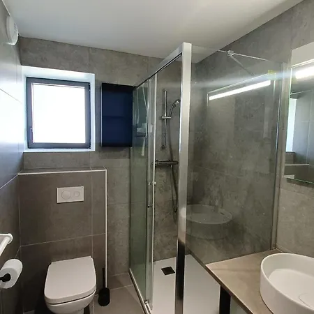 アパート For 6 People In With Balcony アルビエ・モントロン